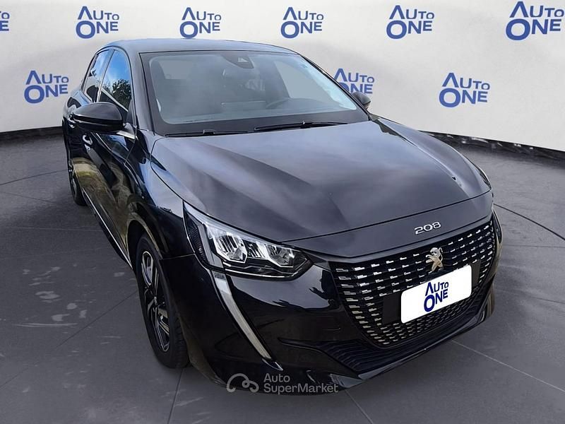 Nero Usata 2023 Peugeot 208 Allure Due volumi | 11.500 € (Ottimo prezzo) - Immagine 1/3