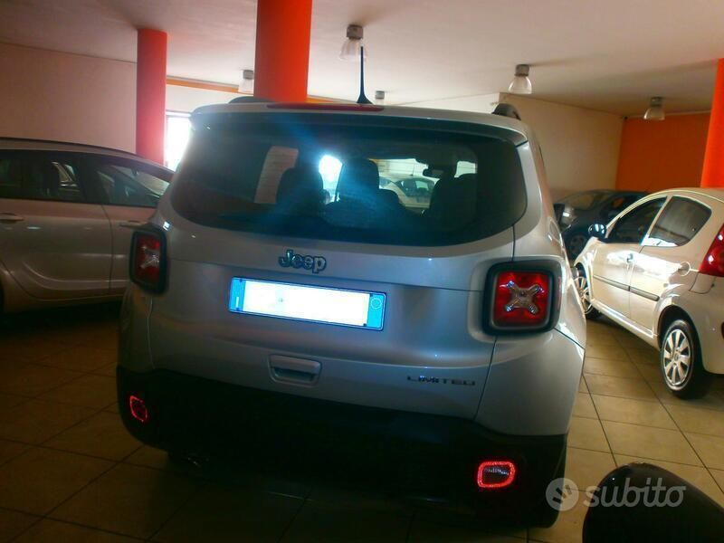Usata Jeep Renegade 130 CV (95 kW) 2021 Grigio SUV