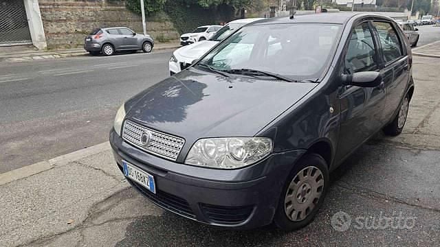Usata Fiat Punto Classica 60 CV (44 kW) 2008 Grigio scuro metallizzato Utilitaria