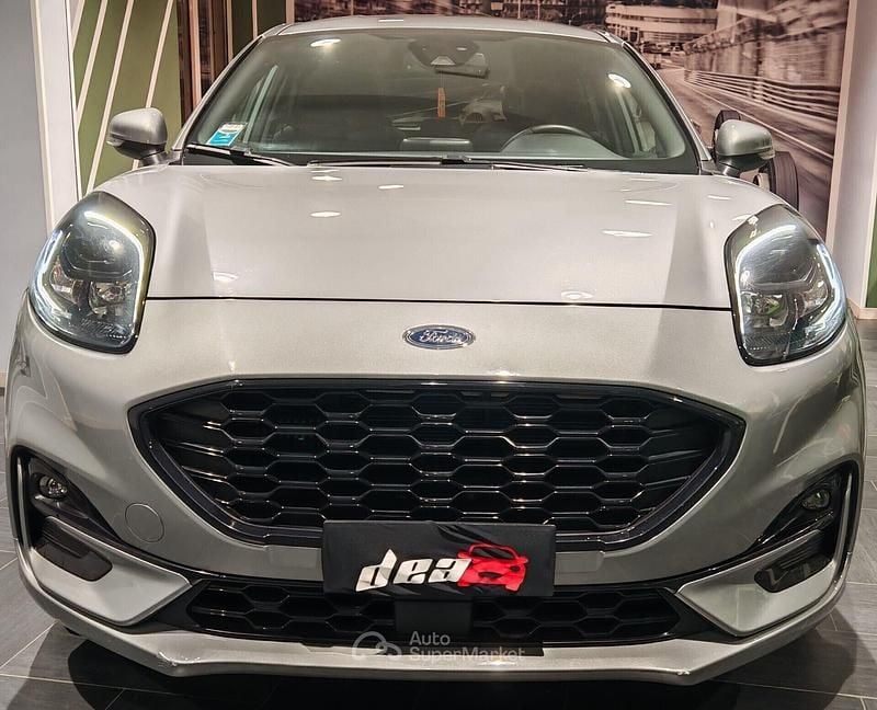 Grigio Usata 2024 Ford Puma ST-Line SUV | 17.800 € (Buon prezzo) - Immagine 1/4