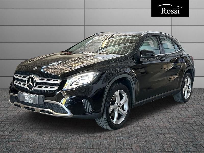 Marrone Usata 2017 Mercedes GLA180 SUV | 17.900 € (Buon prezzo) - Immagine 1/4