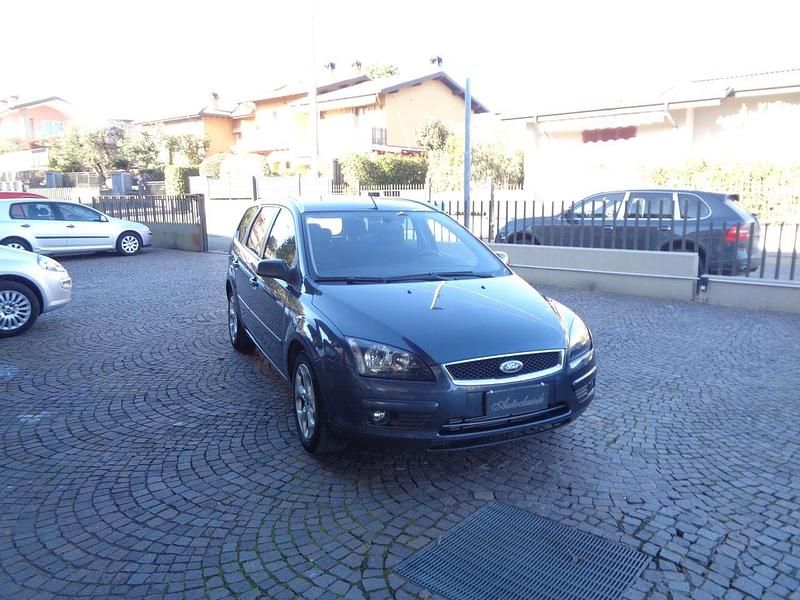 Usata Ford Focus 110 CV (80 kW) 2007 Grigio Station wagon