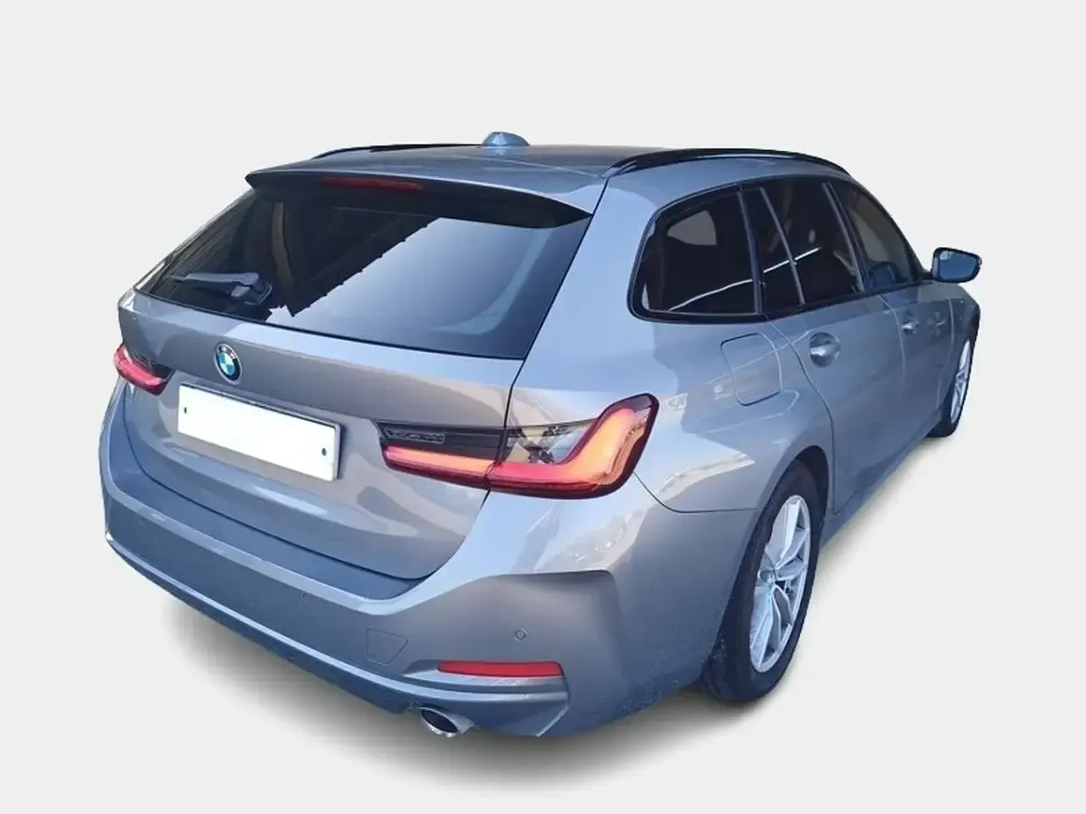 Usata BMW 318 Advantage 150 CV (110 kW) 2023 Grigio Station wagon