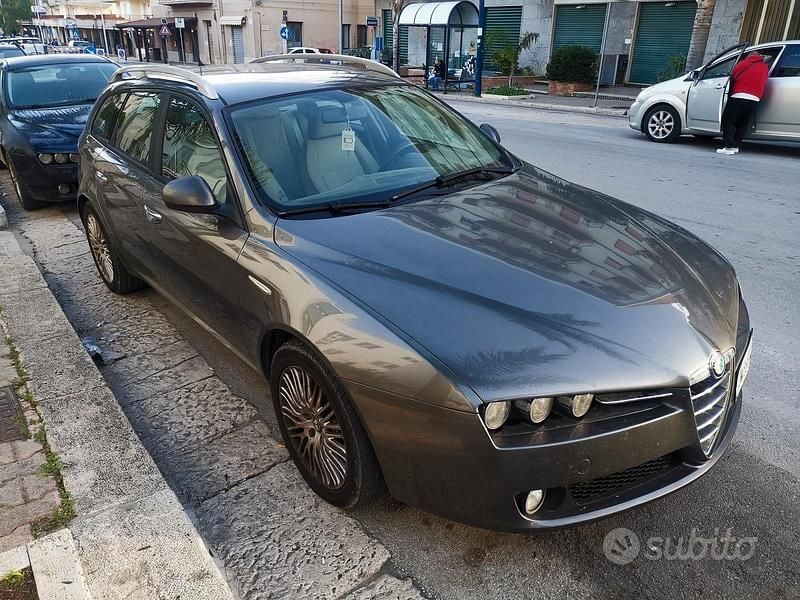 Usata Alfa Romeo 159 150 CV (110 kW) 2009 Grigio Station wagon