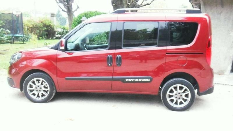 Usata Fiat Doblò Trekking 120 CV (88 kW) 2018 Rosso Monovolume