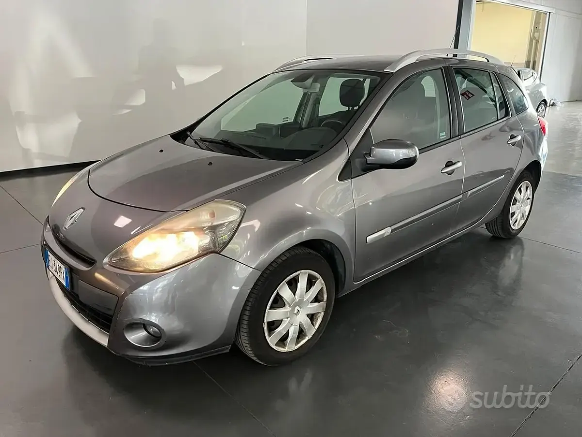 Usata Renault Clio Dynamique 103 CV (75 kW) 2011 Grigio Station wagon