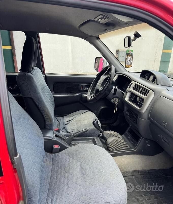 Usata Mitsubishi L200 87 CV (63 kW) 2006 Rosso Pick-up