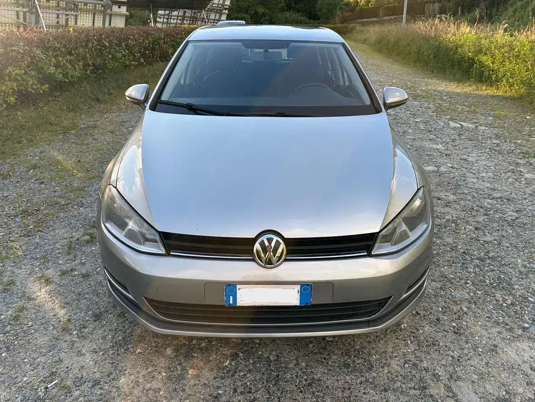 Usata VW Golf VII Trendline 105 CV (77 kW) 2013 Argento Berlina