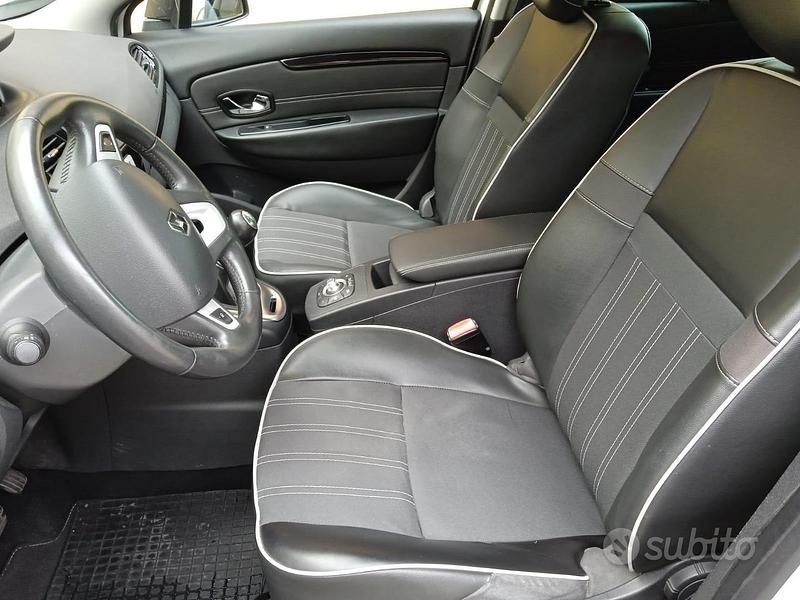 Usata Renault Scénic III 110 CV (80 kW) 2012 Bianco Monovolume