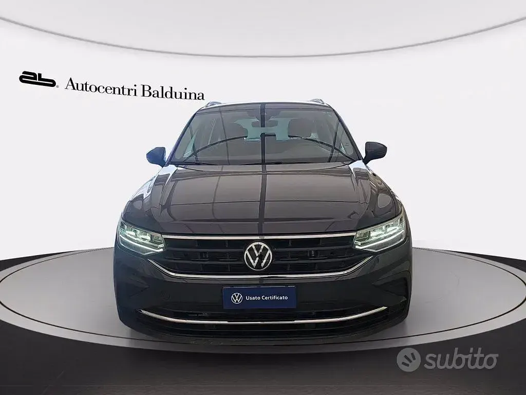 Usata VW Tiguan Life 150 CV (110 kW) 2023 Dolphin grey SUV