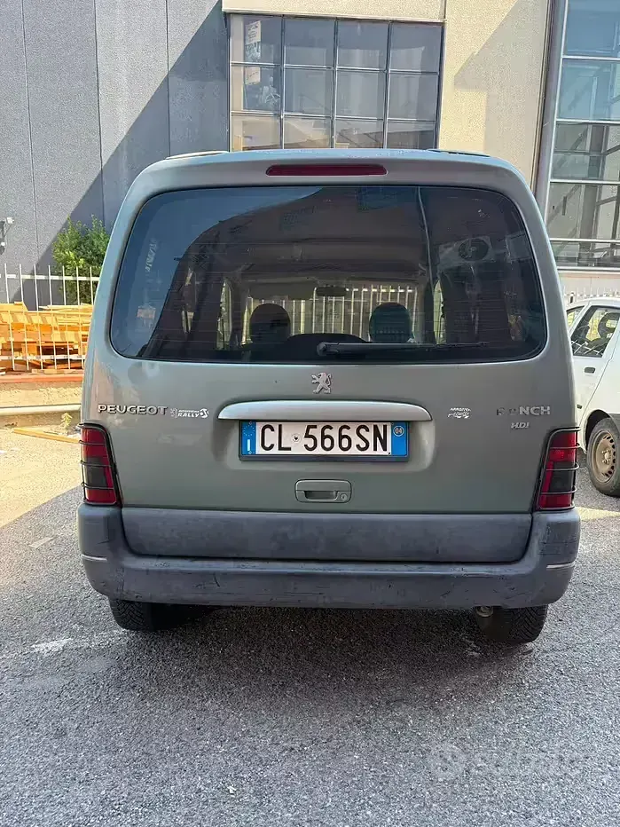 Usata Peugeot Partner 90 CV (66 kW) 2004 Verde Monovolume