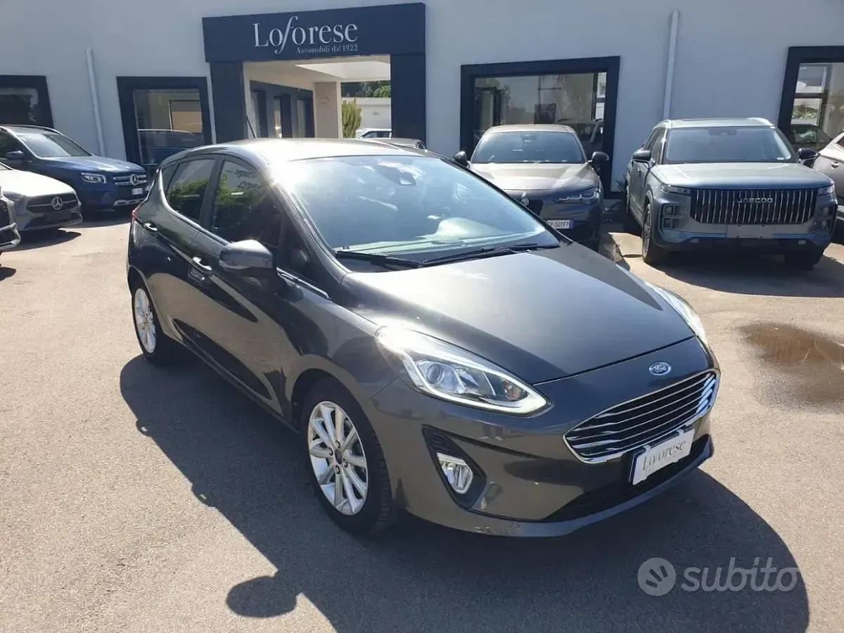 Usata Ford Fiesta Titanium 86 CV (63 kW) 2018 Grigio scuro metallizzato Utilitaria