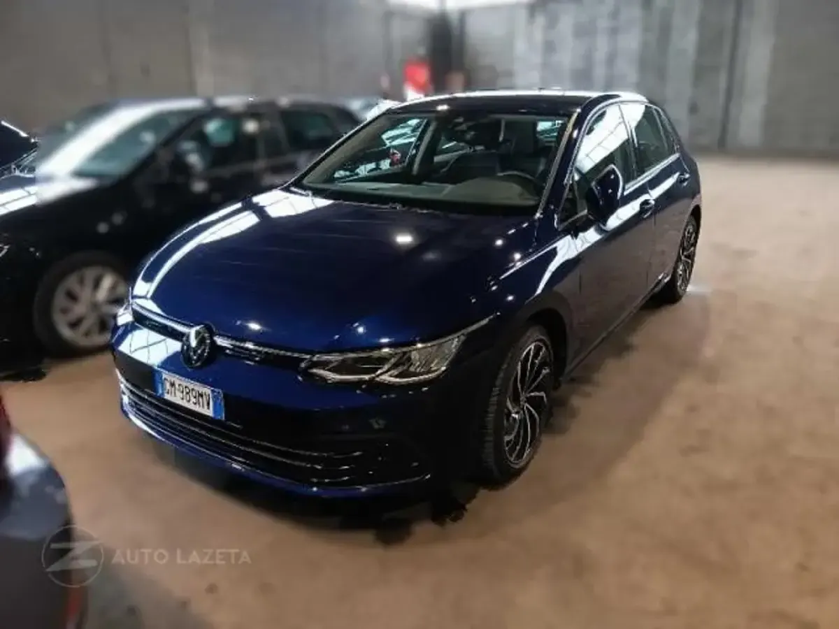 Usata VW Golf VIII Life 110 CV (80 kW) 2022 Grigio Berlina