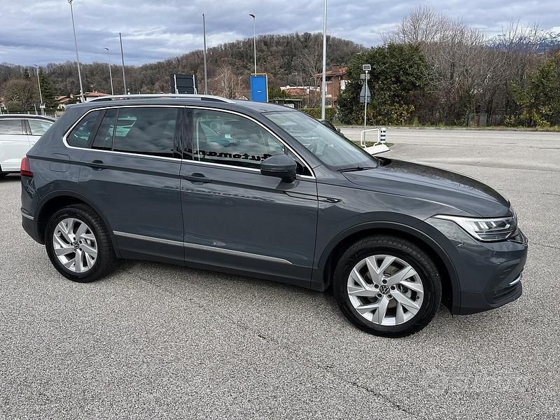 Usata VW Tiguan Life 150 CV (110 kW) 2021 Grigio SUV
