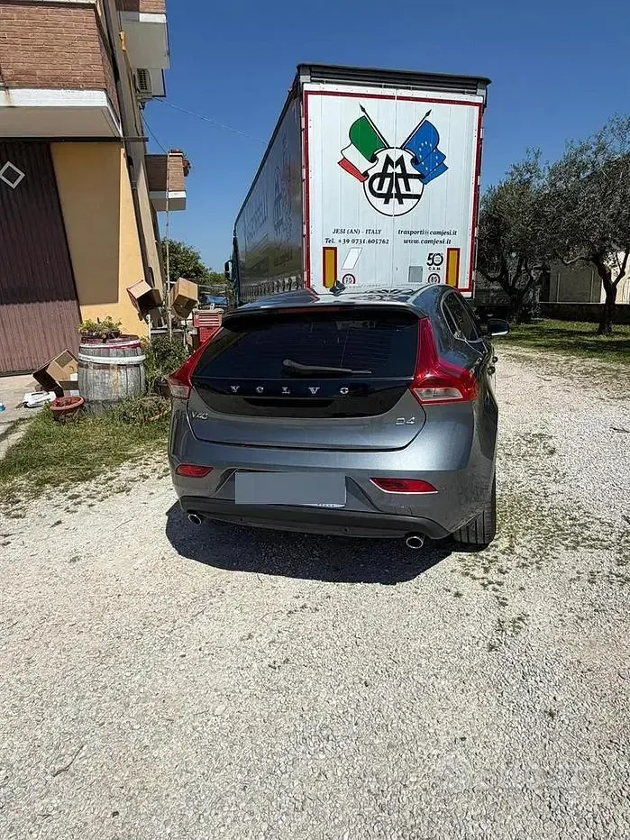 Usata Volvo V40 190 CV (139 kW) 2015 Berlina
