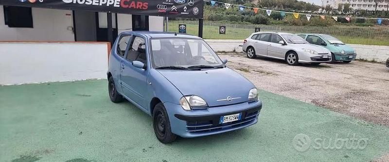 Usata Fiat 600 54 CV (39 kW) 2003 Blu Berlina