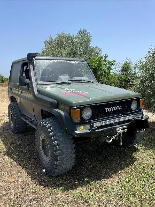 Usata Toyota Land Cruiser 86 CV (63 kW) 1988 Verde SUV