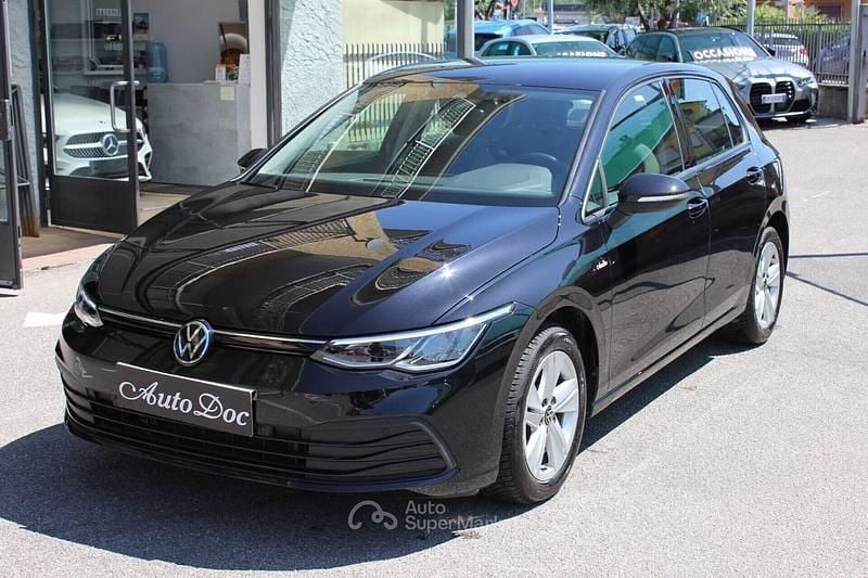 Nero Usata 2022 VW Golf Life Tre volumi | 21.250 € (Super prezzo) - Immagine 1/4