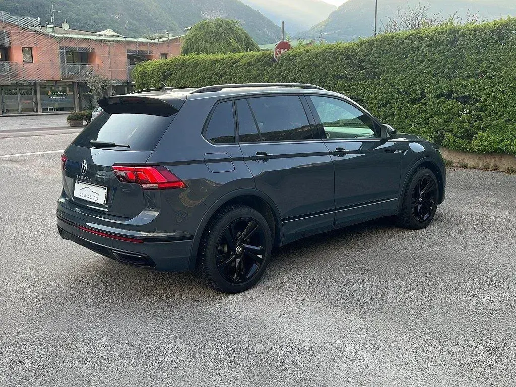 Usata VW Tiguan R-line 150 CV (110 kW) 2024 Antracite SUV