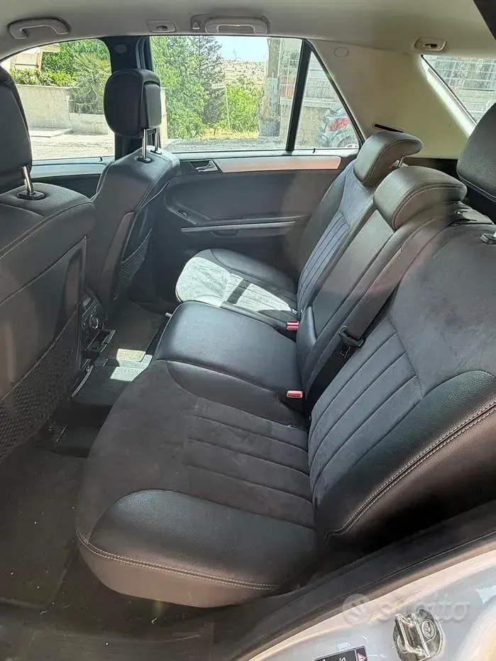 Usata Mercedes ML320 224 CV (164 kW) 2007 Grigio SUV