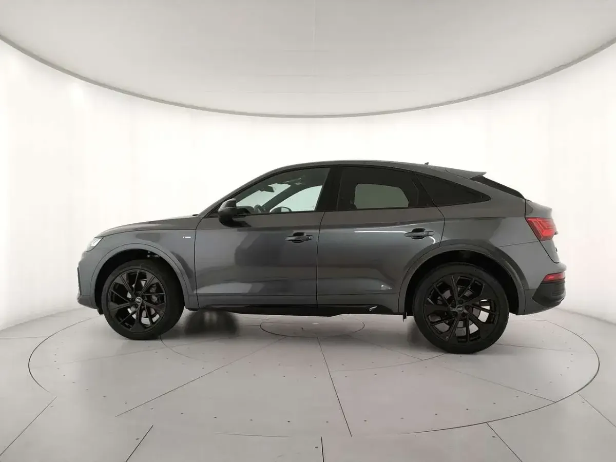 Usata Audi Q5 Sportback Ambiente 265 CV (194 kW) 2024 Grigio daytona perlato SUV