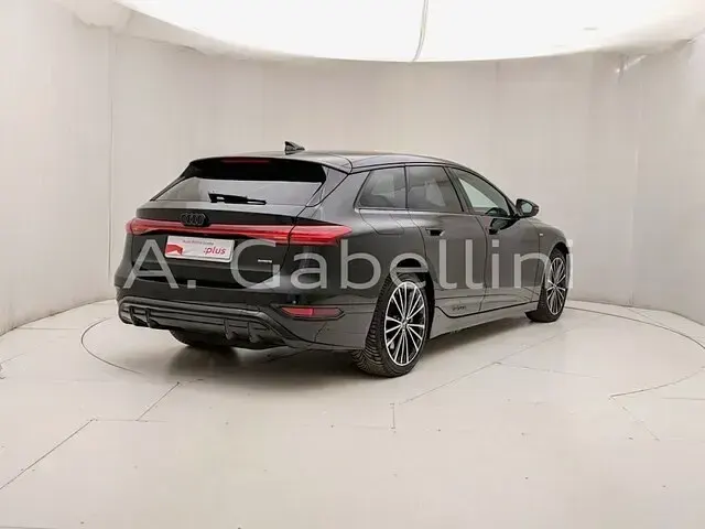 Usata Audi A6 e-tron S-Line 314 kW (428 CV) 2025 Nero Station wagon