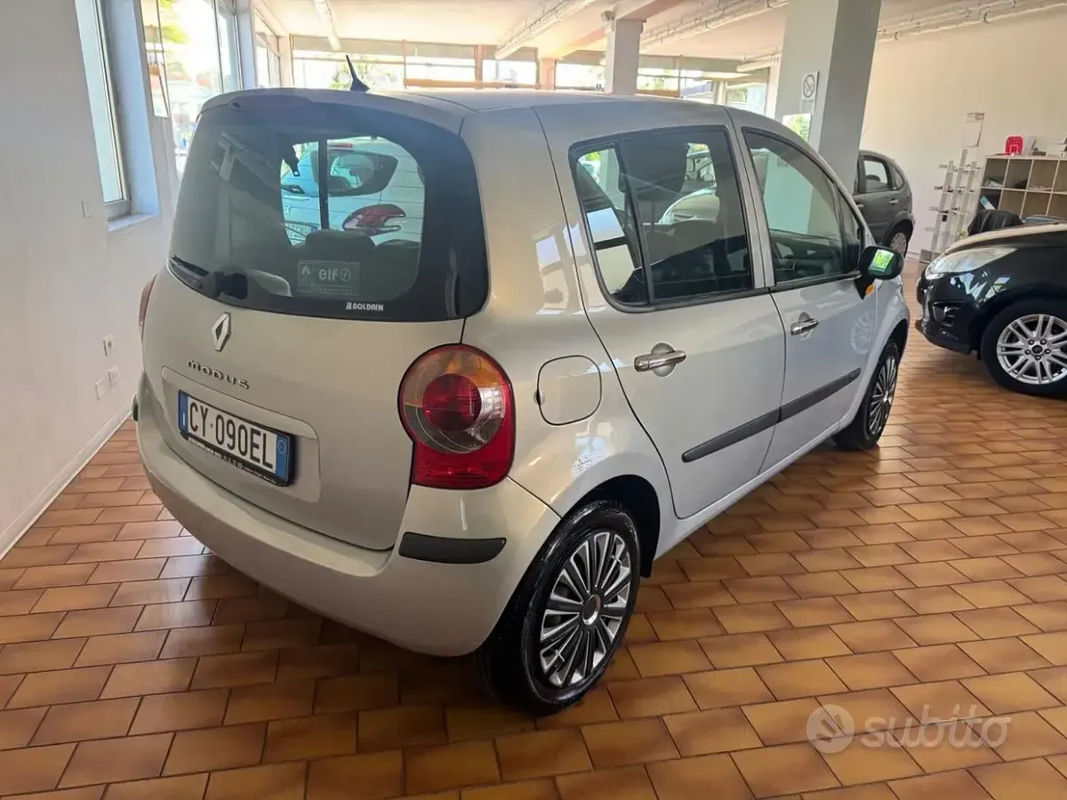Usata Renault Modus 75 CV (55 kW) 2005 Grigio Monovolume