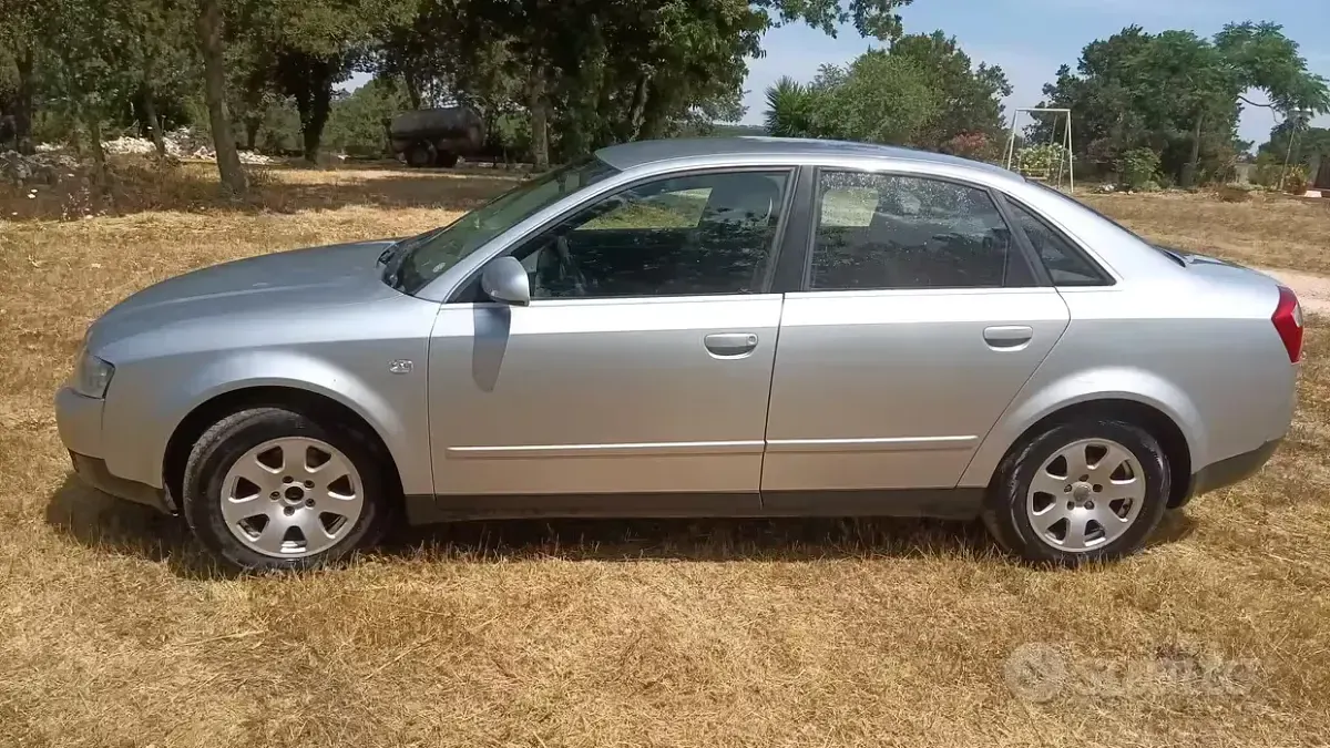 Usata Audi A4 130 CV (95 kW) 2003 Grigio Berlina