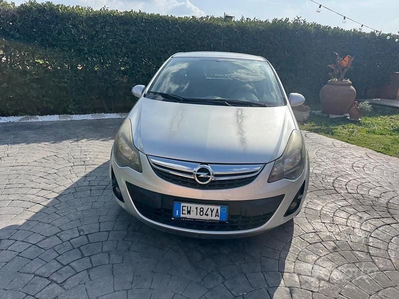 Usata Opel Corsa 85 CV (62 kW) 2014 Grigio Utilitaria