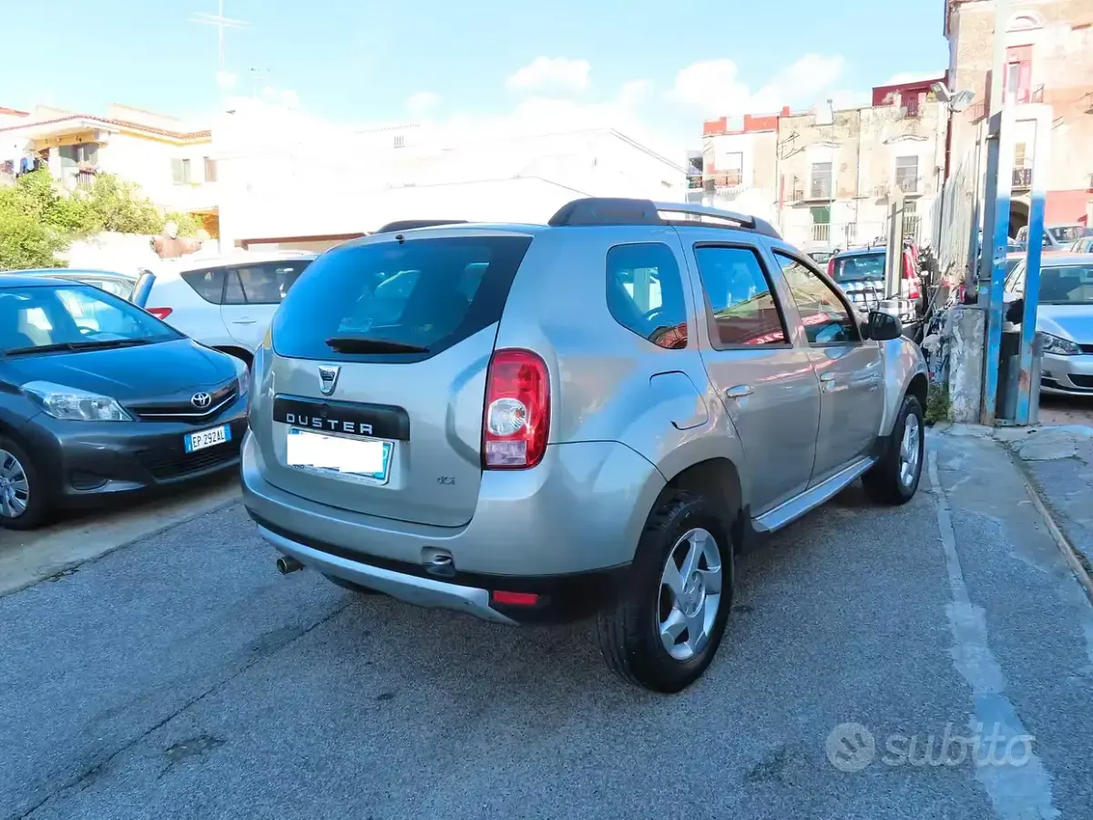 Usata Dacia Duster 107 CV (78 kW) 2012 Giallo SUV