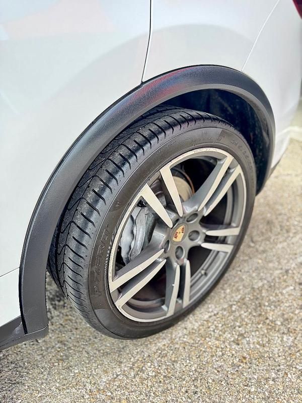 Usata Porsche Cayenne 239 CV (175 kW) 2013 Bianco SUV