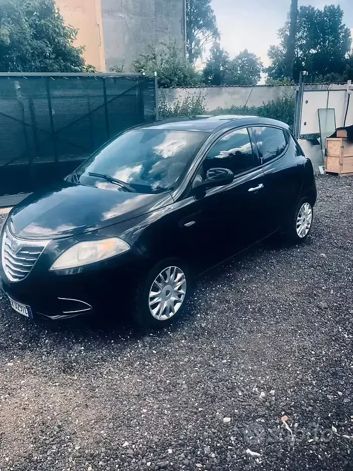 Usata Lancia Ypsilon 95 CV (69 kW) 2013 Nero Utilitaria