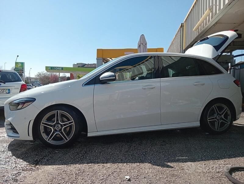 Bianco Usata 2019 Mercedes B180 AMG Monovolume | 22.500 € (Cara) - Immagine 1/3