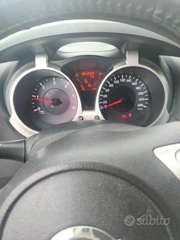 Usata Nissan Juke 110 CV (80 kW) 2012 Nero SUV