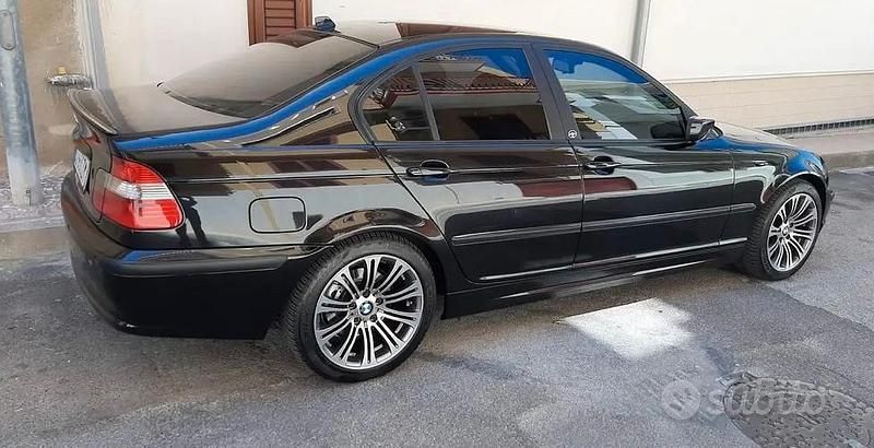 Usata BMW 320 Efficient Dynamics 150 CV (110 kW) 2004 Nero Berlina