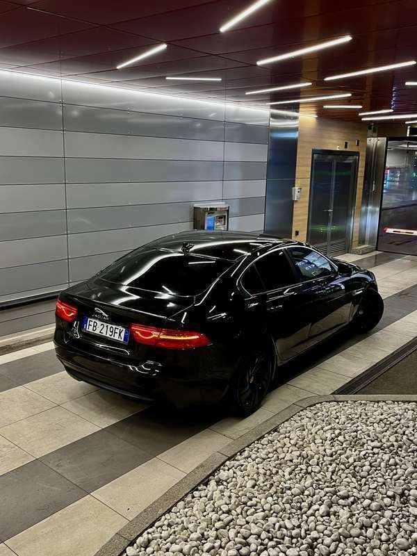 Usata 2015 Jaguar XE Portfolio Tre volumi | 12.300 € (Buon prezzo) - Immagine 1/4