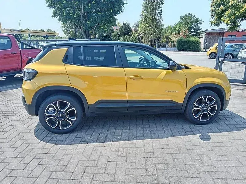 Usata Jeep Avenger Summit 101 CV (74 kW) 2024 Giallo SUV