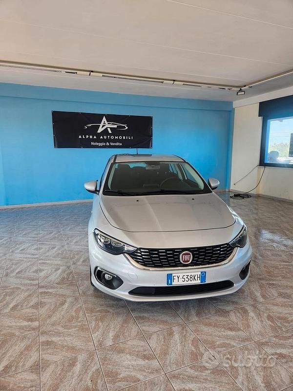 Usata Fiat Tipo Lounge 120 CV (88 kW) 2019 Grigio Berlina