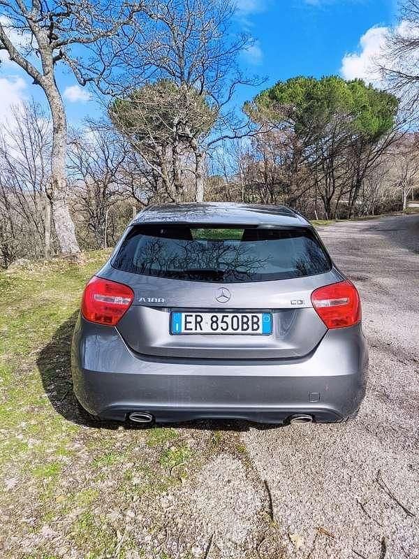 Usata Mercedes A180 109 CV (80 kW) 2013 Grigio Berlina