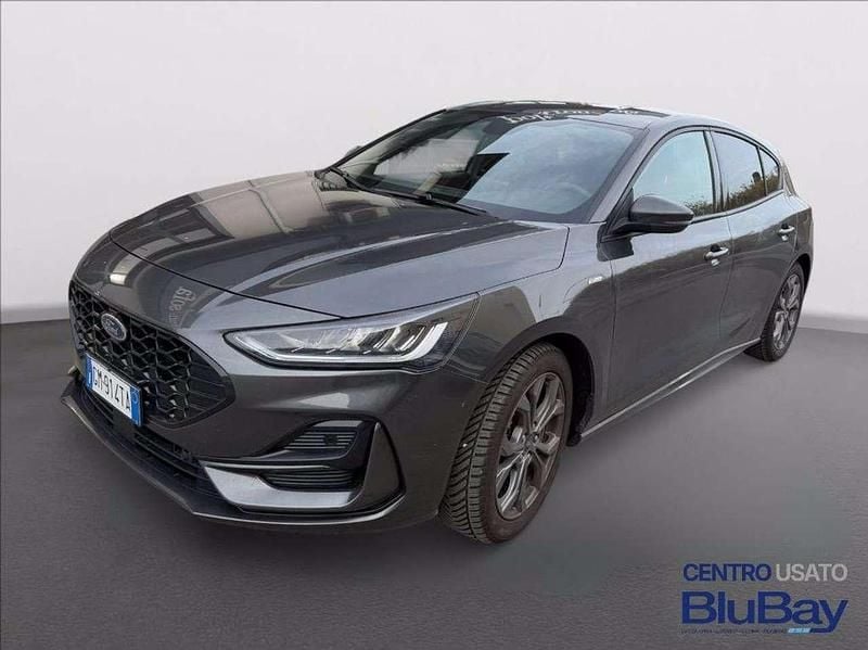Grigio Usata 2023 Ford Focus ST-Line Berlina | 17.900 € (Buon prezzo) - Immagine 1/4