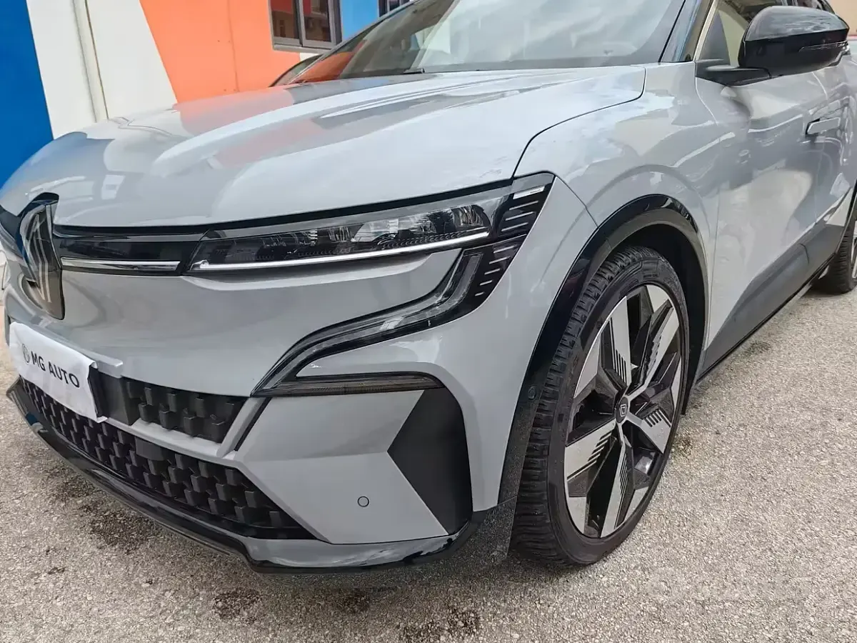 Usata Renault Mégane 55 kW (75 CV) 2023 Grigio Berlina