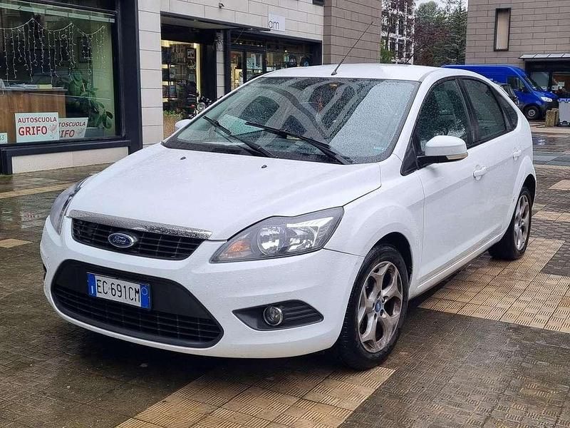 Usata Ford Focus Titanium 109 CV (80 kW) 2010 Bianco Berlina