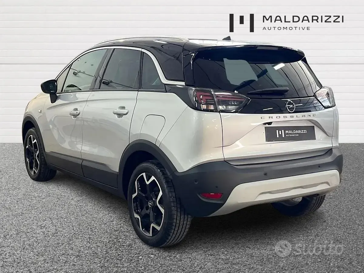Usata Opel Crossland X Ultimate 110 CV (80 kW) 2023 Grigio SUV