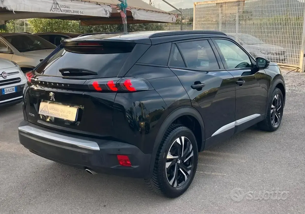 Usata Peugeot 2008 Allure 131 CV (96 kW) 2022 Nero SUV