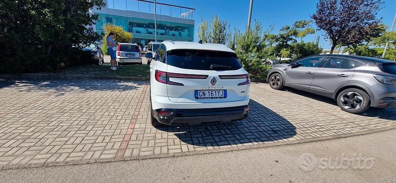 Usata Renault Austral Iconic 131 CV (96 kW) 2023 Bianco SUV