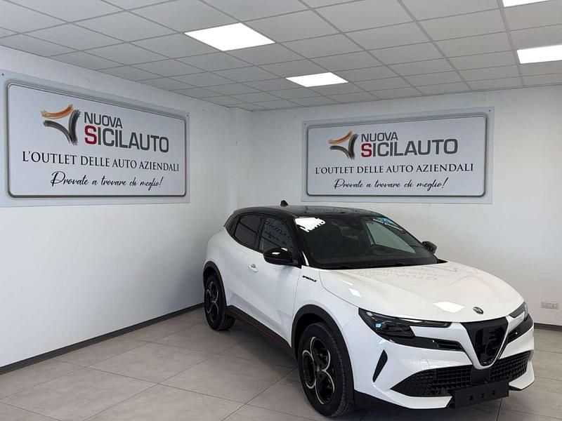 Nuova Alfa Romeo Junior Edizione Speciale 145 CV (106 kW) 2026 Bianco SUV
