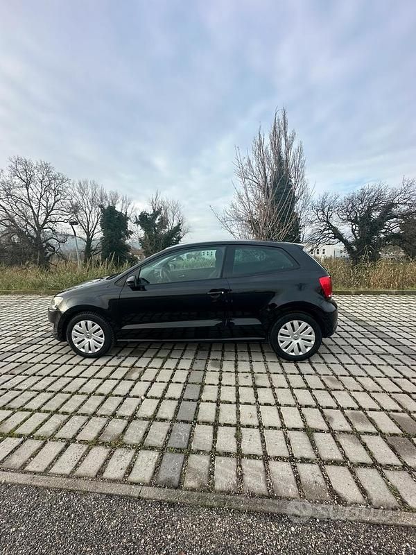 Usata VW Polo Trendline 75 CV (55 kW) 2011 Nero Berlina