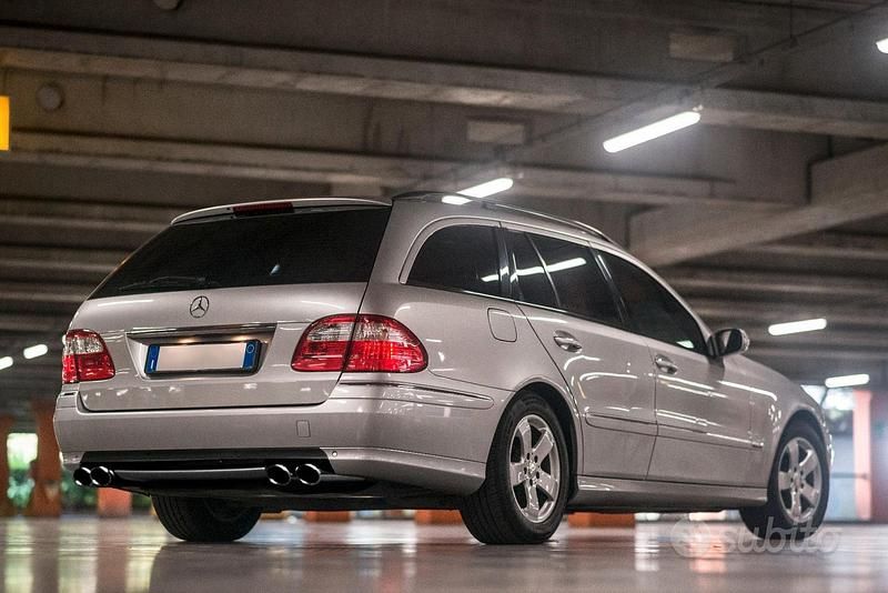 Usata Mercedes E220 Avantgarde 150 CV (110 kW) 2006 Grigio Station wagon
