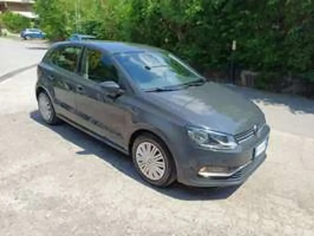 Usata VW Polo Comfortline 75 CV (55 kW) 2016 Grigio Berlina
