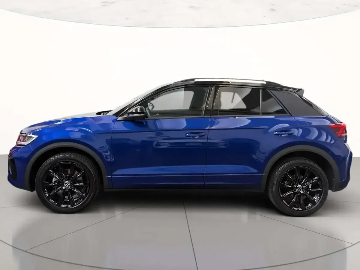 Usata VW T-Roc R-line 150 CV (110 kW) 2024 Lapiz blue metallizzato nero SUV